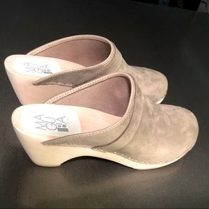 Maguba beige clogs 40 NEW